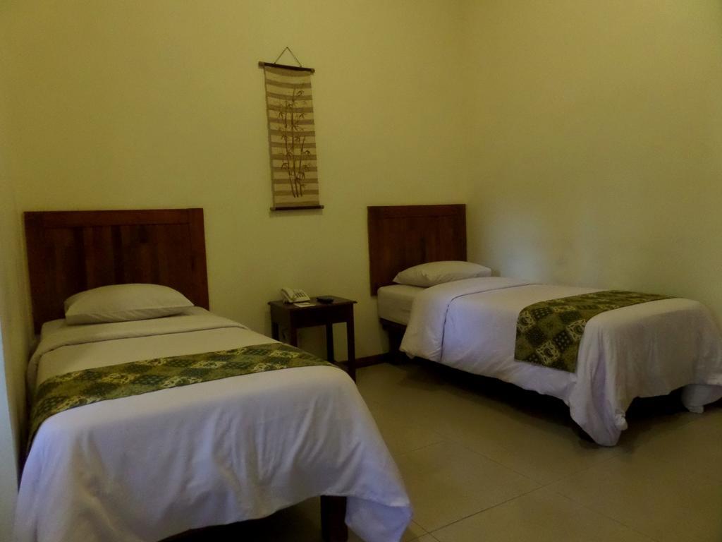Bukit Daun Hotel And Resort Kediri  Exterior foto